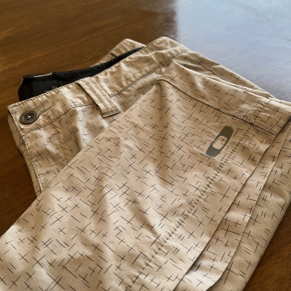 Oakley Men's 33 Gray Golf Stretch Outdoor Classic Geometric 11" Inseam